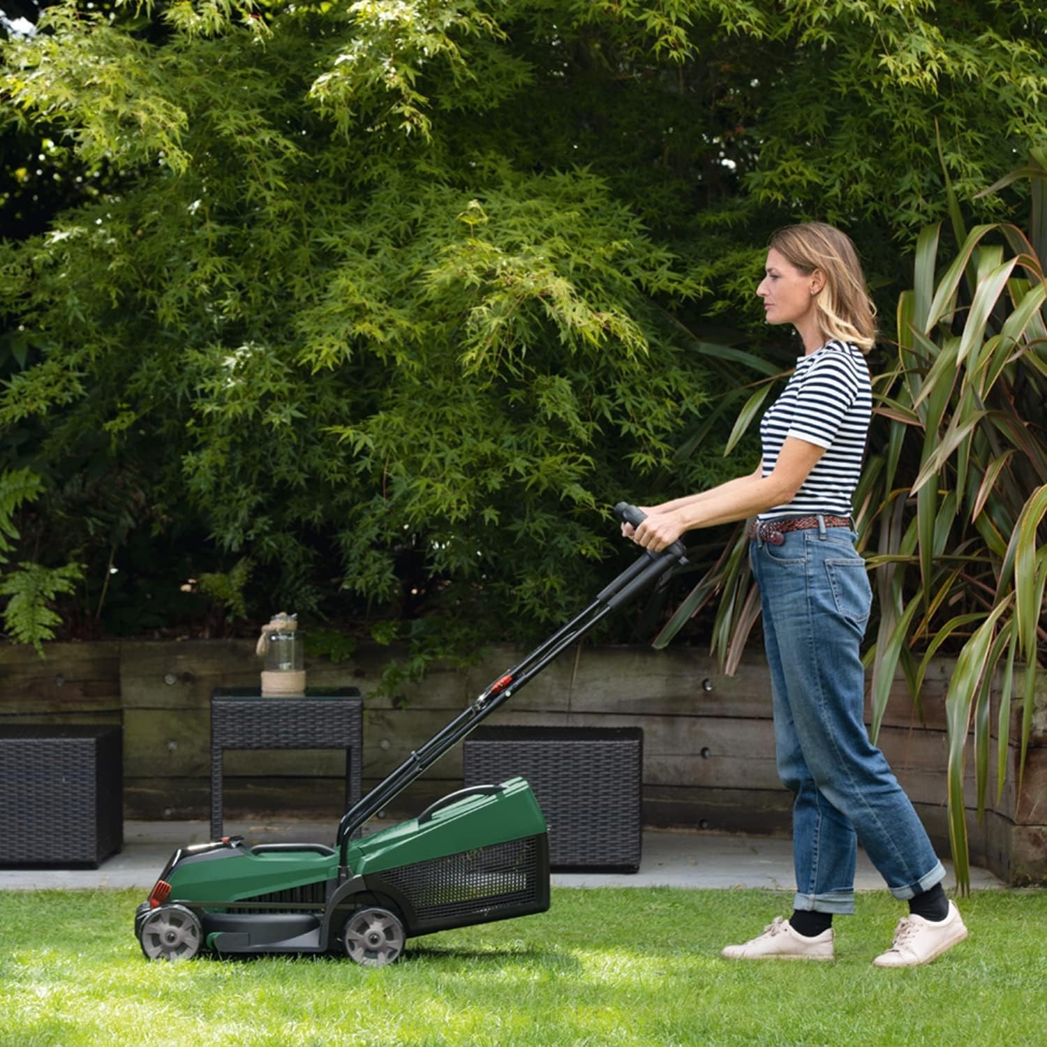 CityMower 18V-32-300 Cordless Lawn Mower Kit with 4.0Ah Battery and Fast Charger