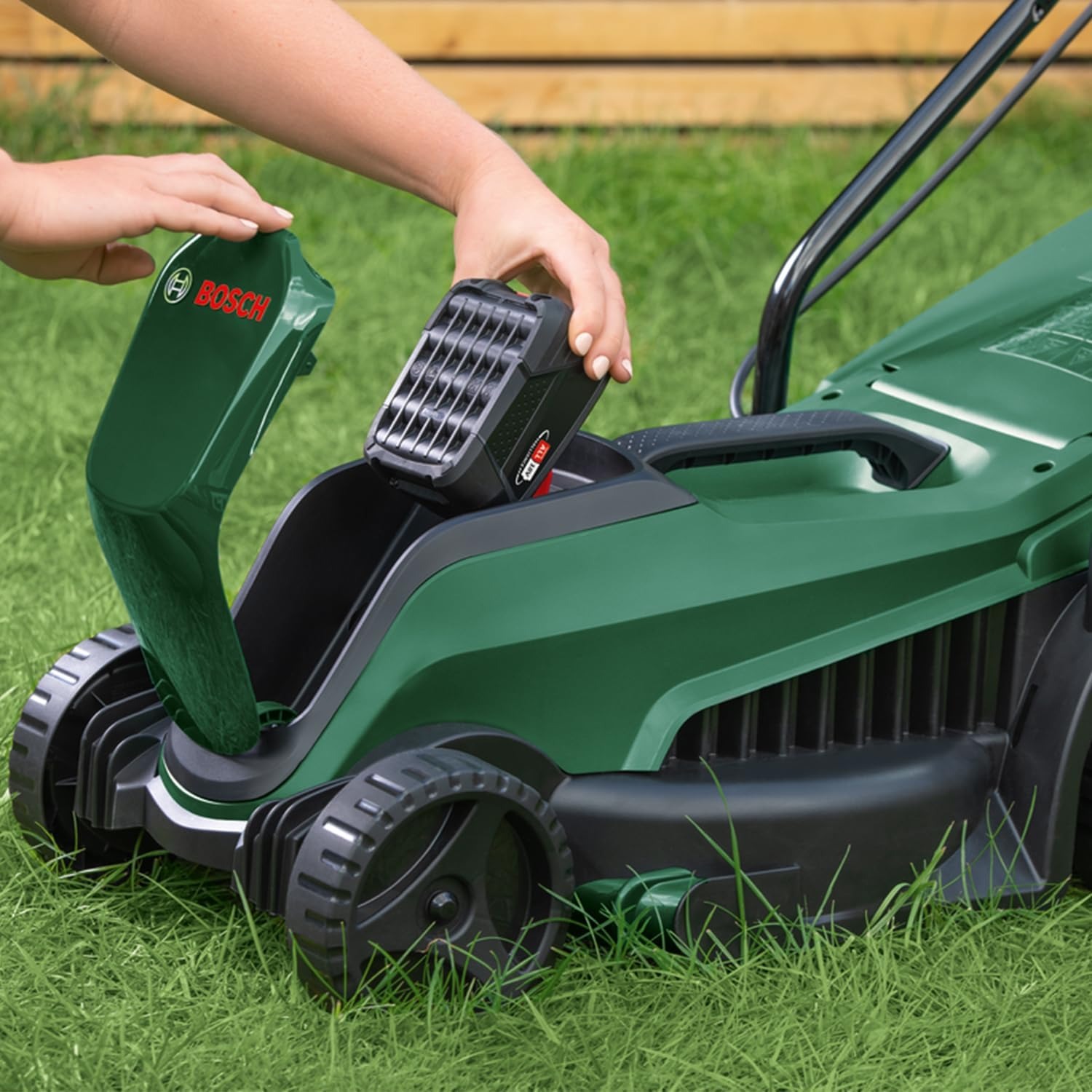 Bosch 18V Cordless Mower and Trimmer Kit with 4.0Ah Battery and Fast Charger